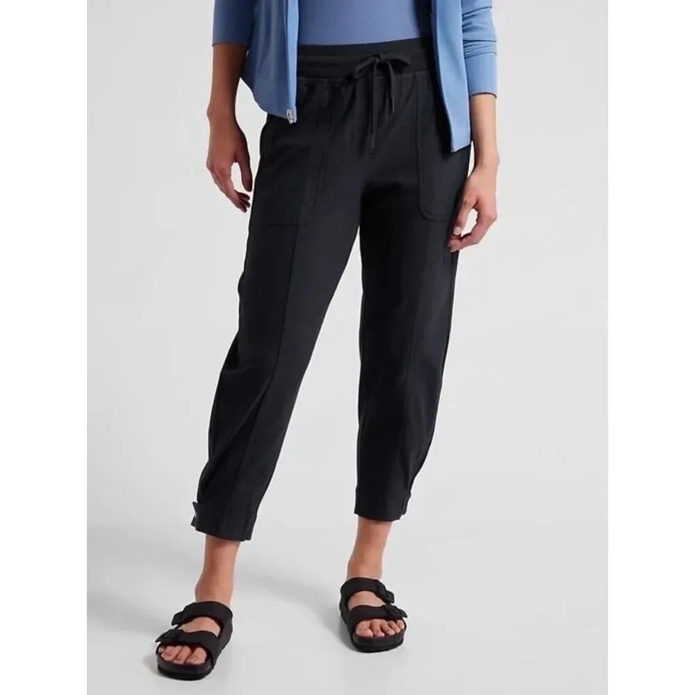 ATHLETA Farallon Weekender Pant Size SMALL Black Adjustable Cuff
